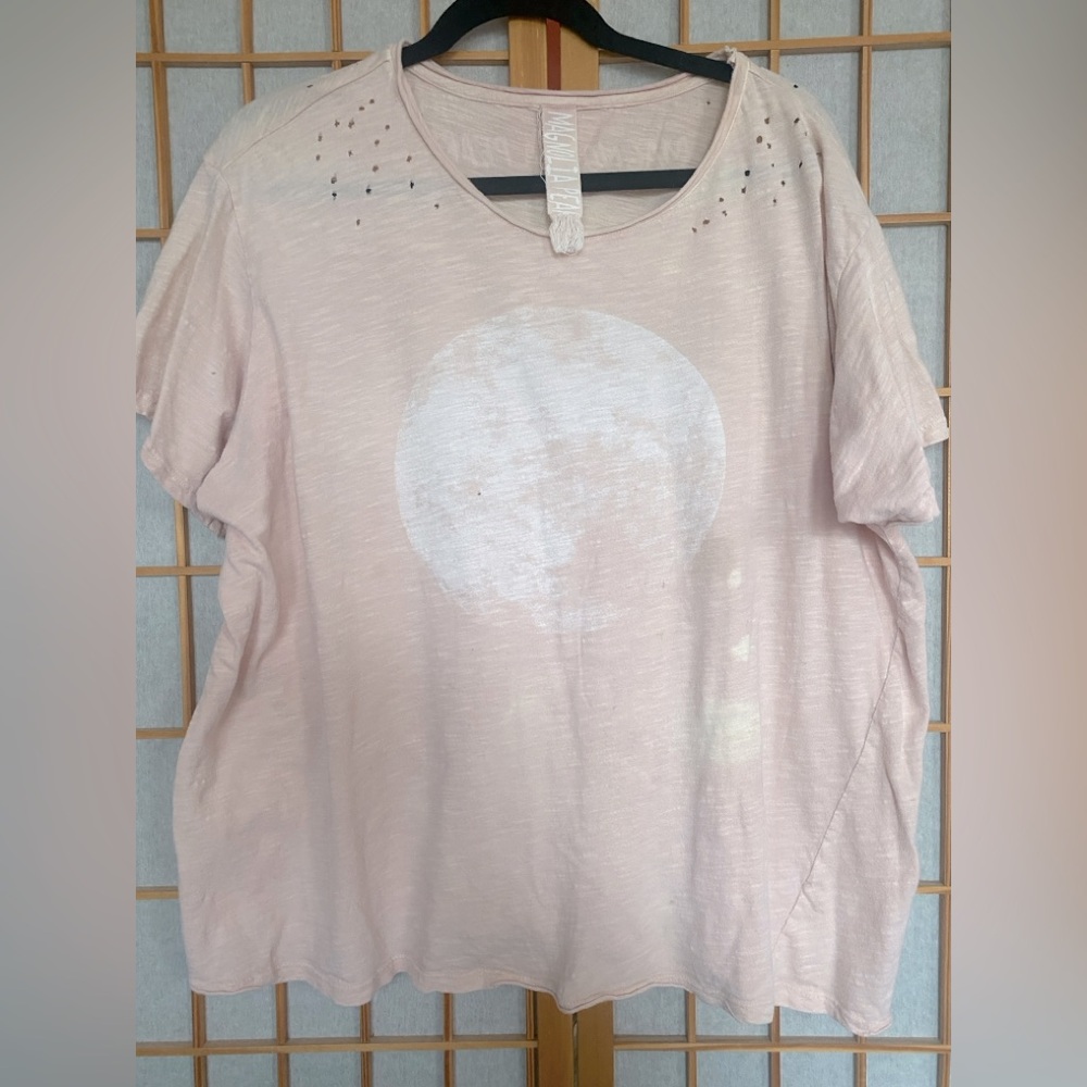 Magnolia Pearl Peach Pink Moon Short Sleeve Tee